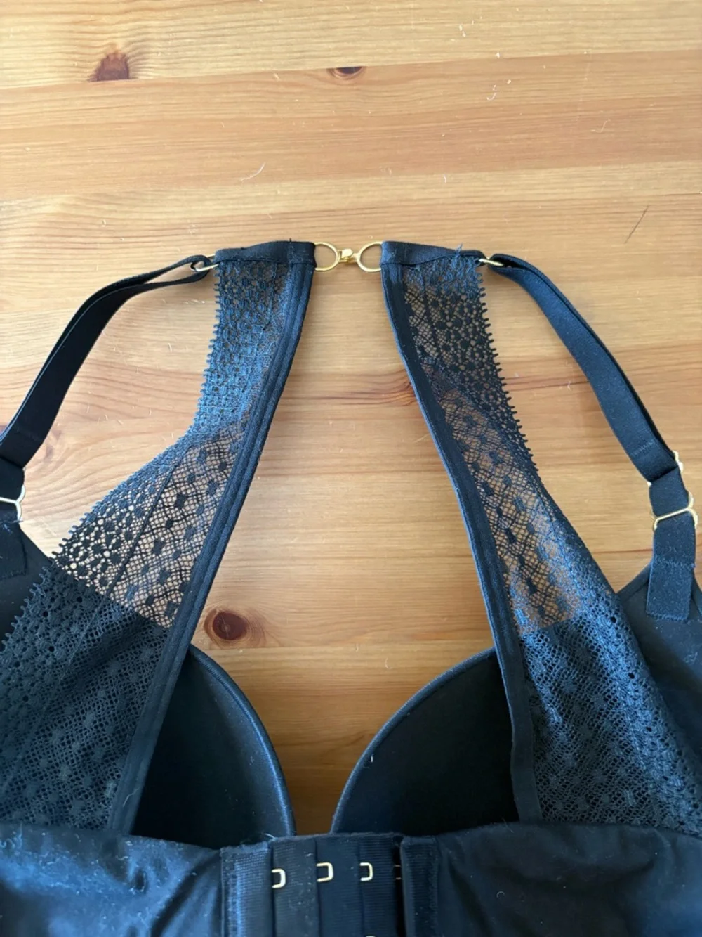 Victoria's Secret Incredible Lightly Lined Demi Bra Size 34DD Racerback Black